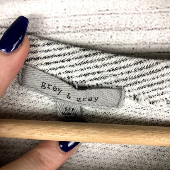 grey & gray | Striped Cropped Sweater Tie Knot Hem S - Picture 5 of 5